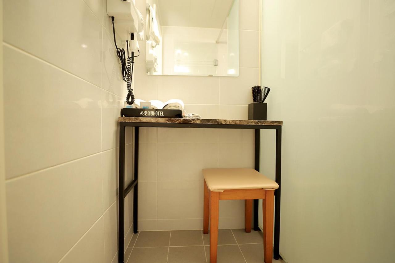 Stay Romantictrip_Hostel Gyeongju Buitenkant foto
