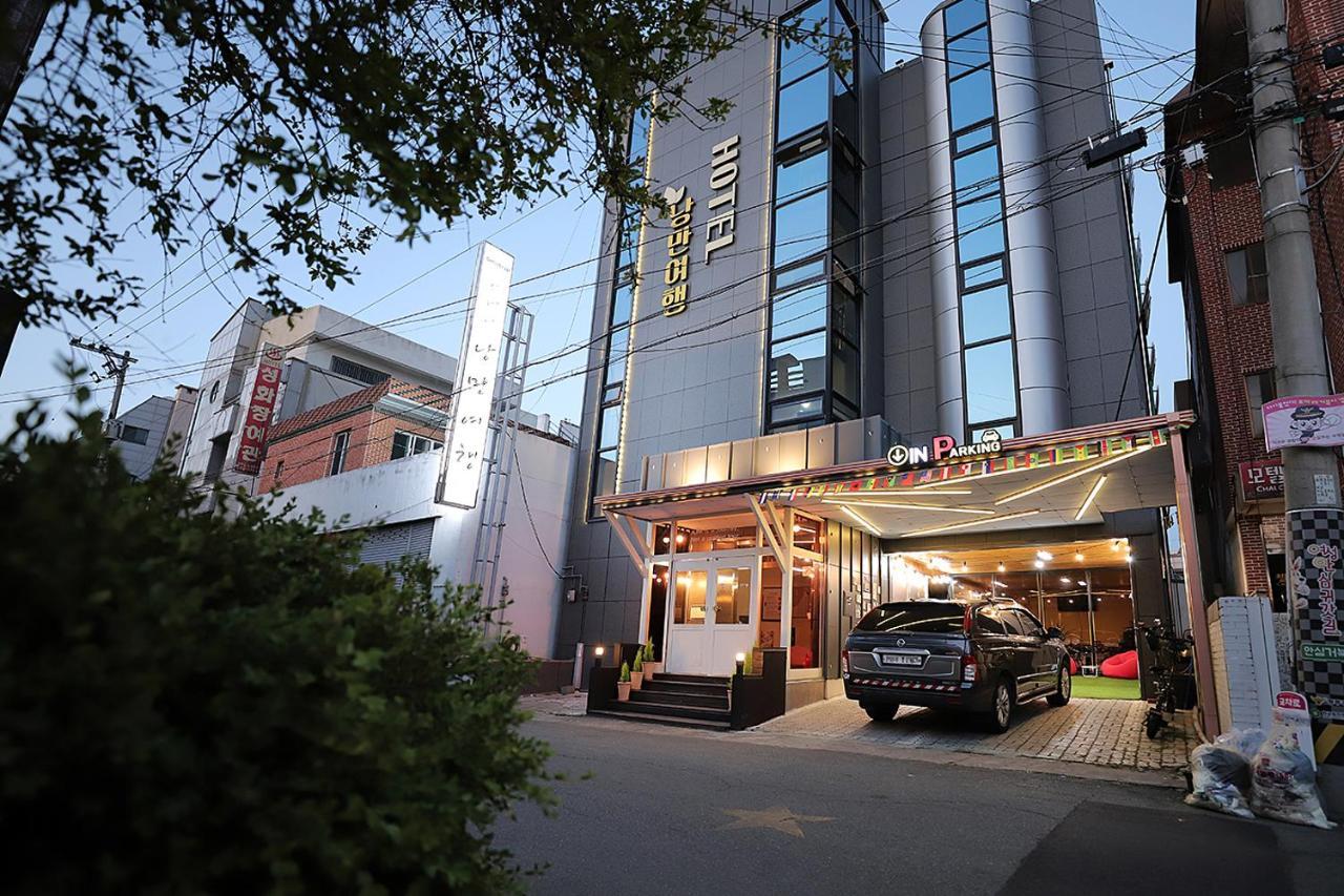 Stay Romantictrip_Hostel Gyeongju Buitenkant foto