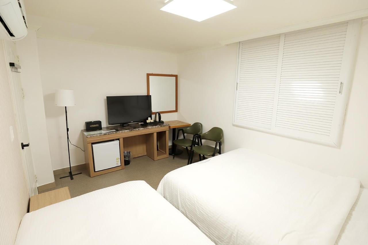 Stay Romantictrip_Hostel Gyeongju Buitenkant foto
