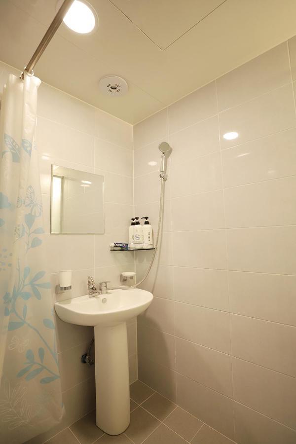 Stay Romantictrip_Hostel Gyeongju Buitenkant foto