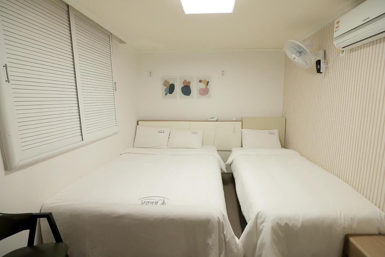 Stay Romantictrip_Hostel Gyeongju Buitenkant foto