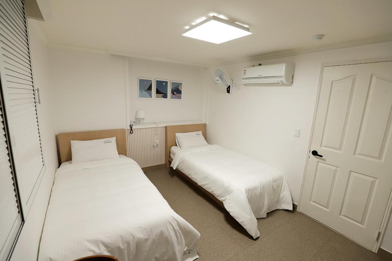Stay Romantictrip_Hostel Gyeongju Buitenkant foto