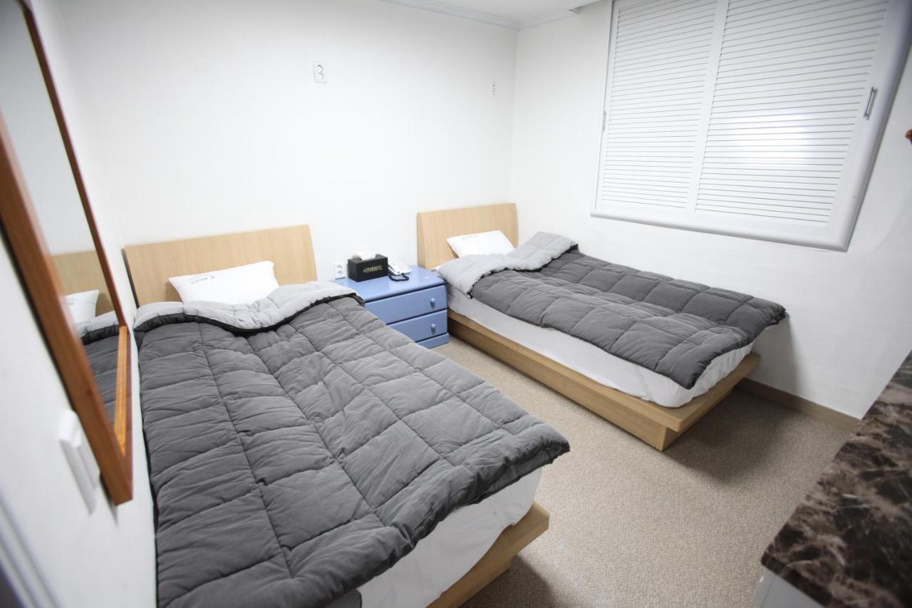 Stay Romantictrip_Hostel Gyeongju Buitenkant foto