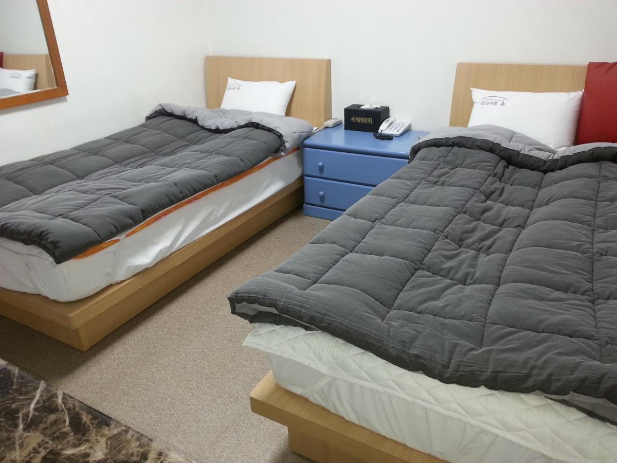 Stay Romantictrip_Hostel Gyeongju Buitenkant foto
