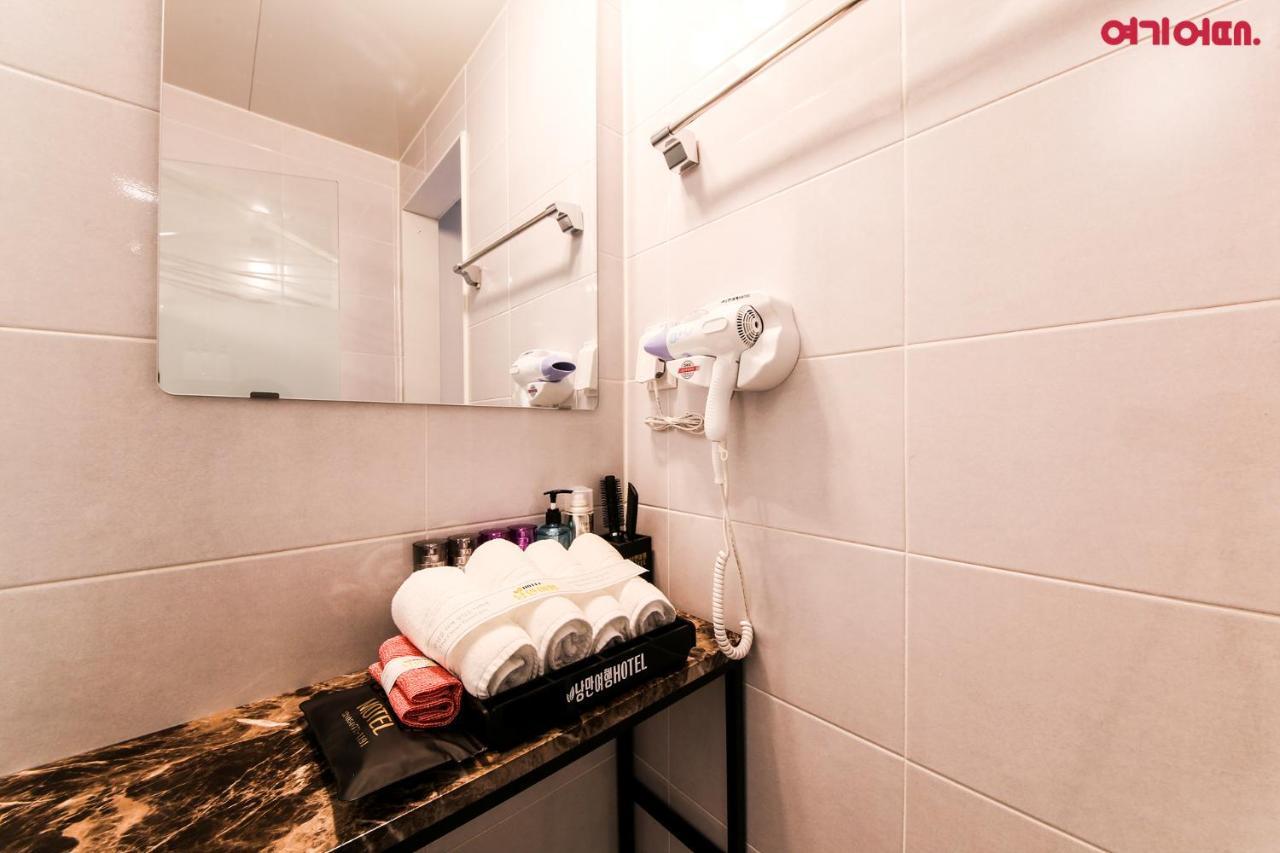 Stay Romantictrip_Hostel Gyeongju Buitenkant foto